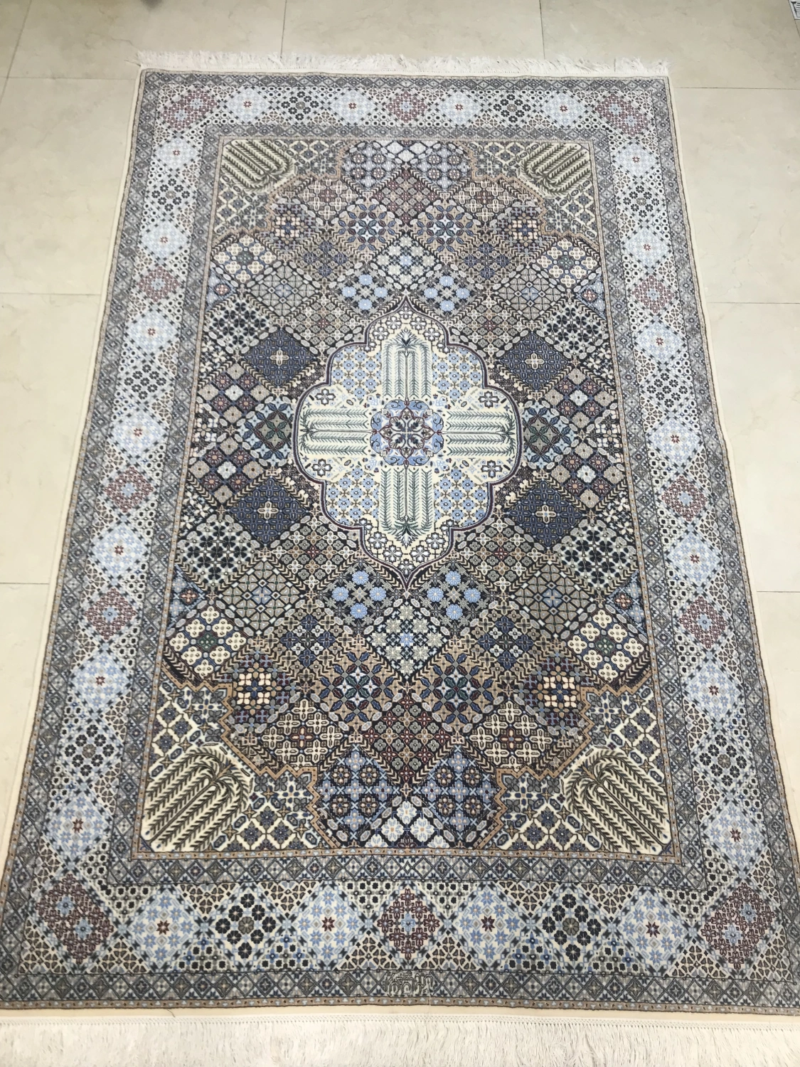 carpet-farshboom-2056389018
