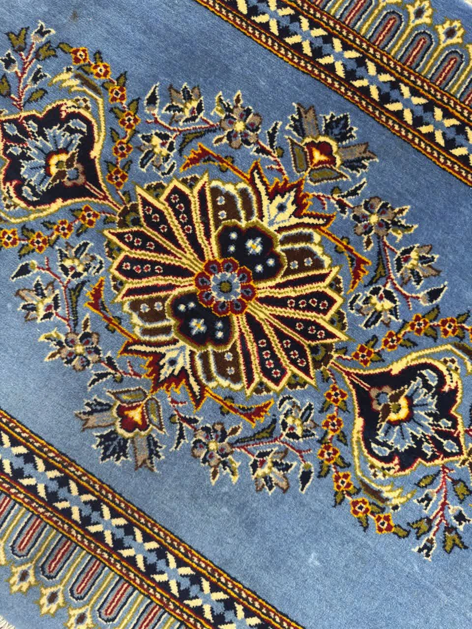 carpet-farshboom-2127158834