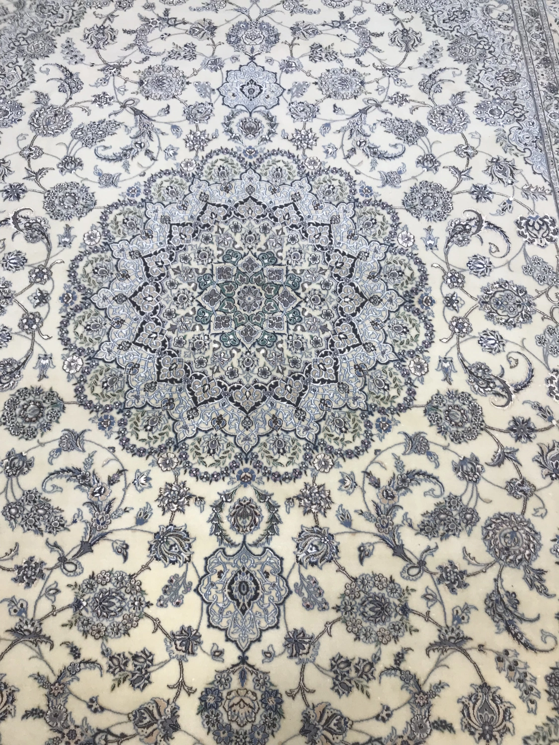 carpet-farshboom-4078644607