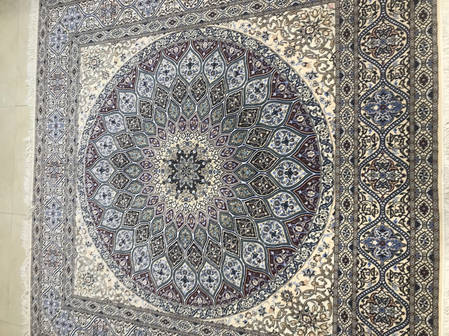 carpet-farshboom-6187796814