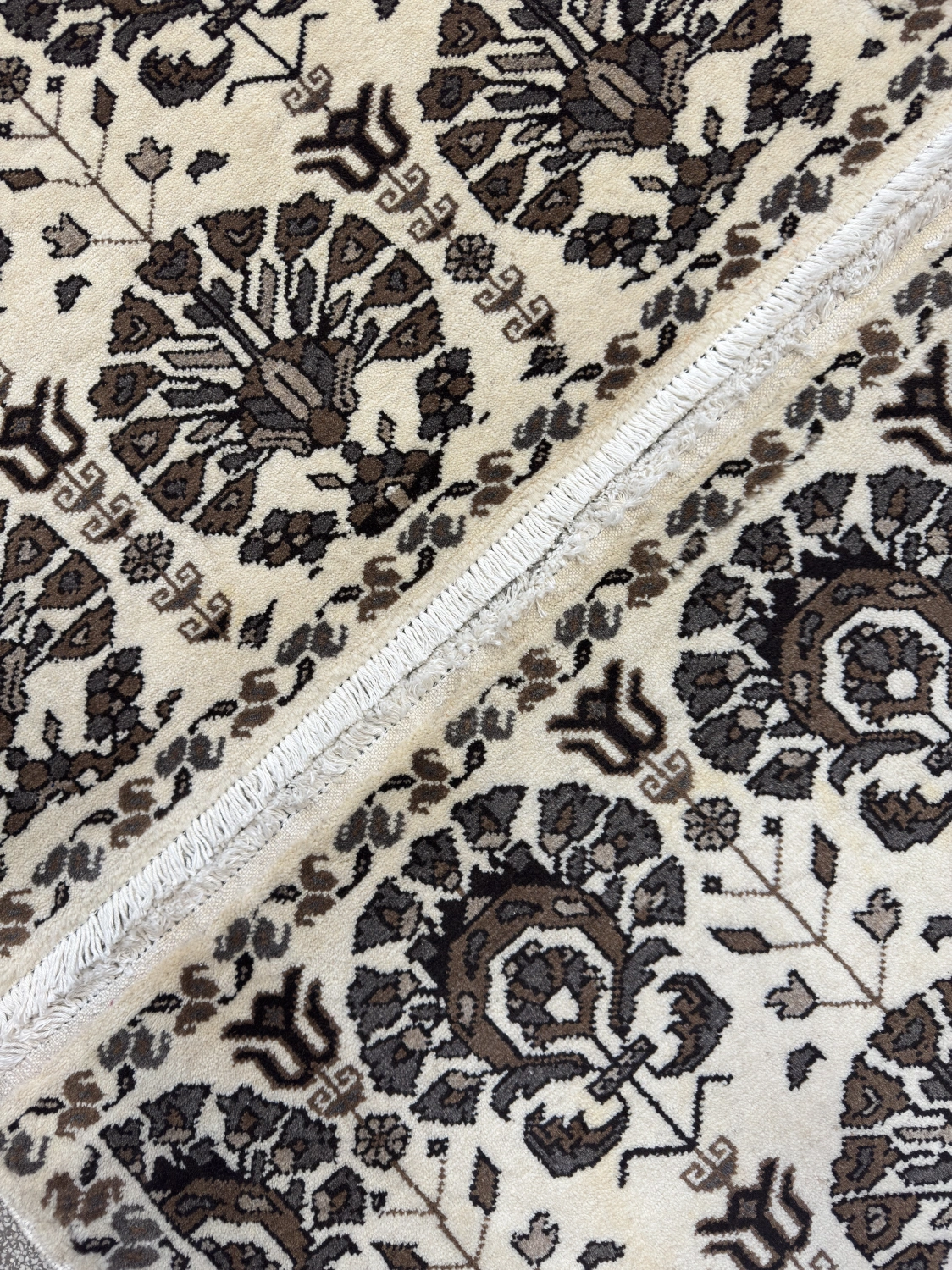 carpet-farshboom-1125799717