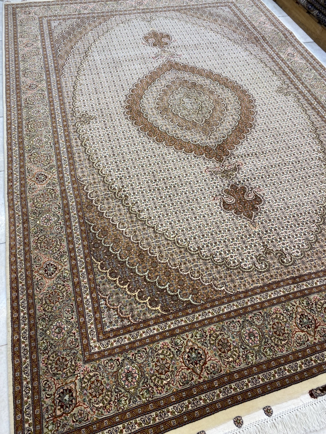 carpet-farshboom-2158484802