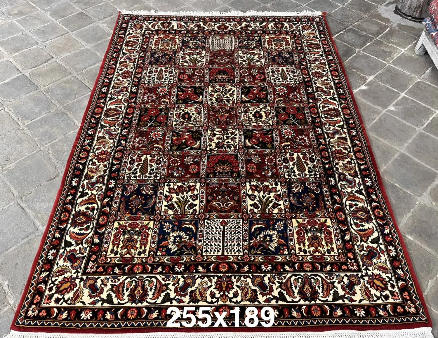 carpet-farshboom-0612222320