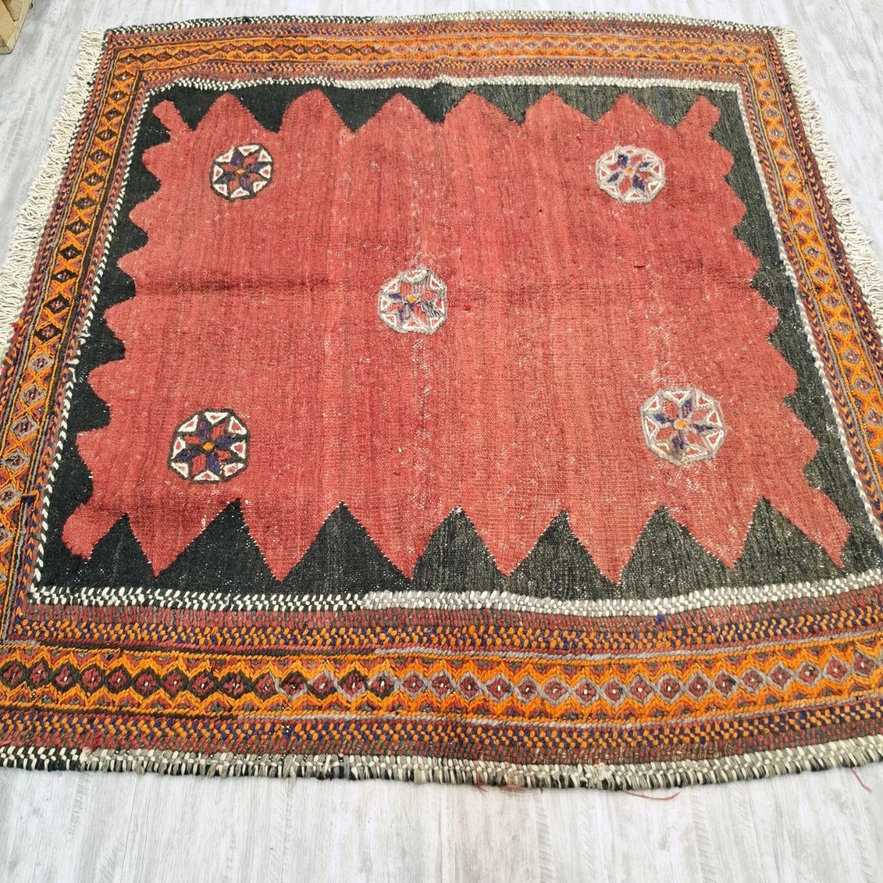 carpet-farshboom-1897197884
