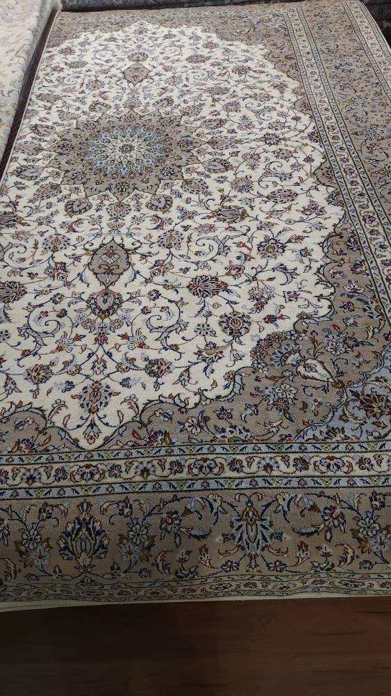 carpet-farshboom-2466404681
