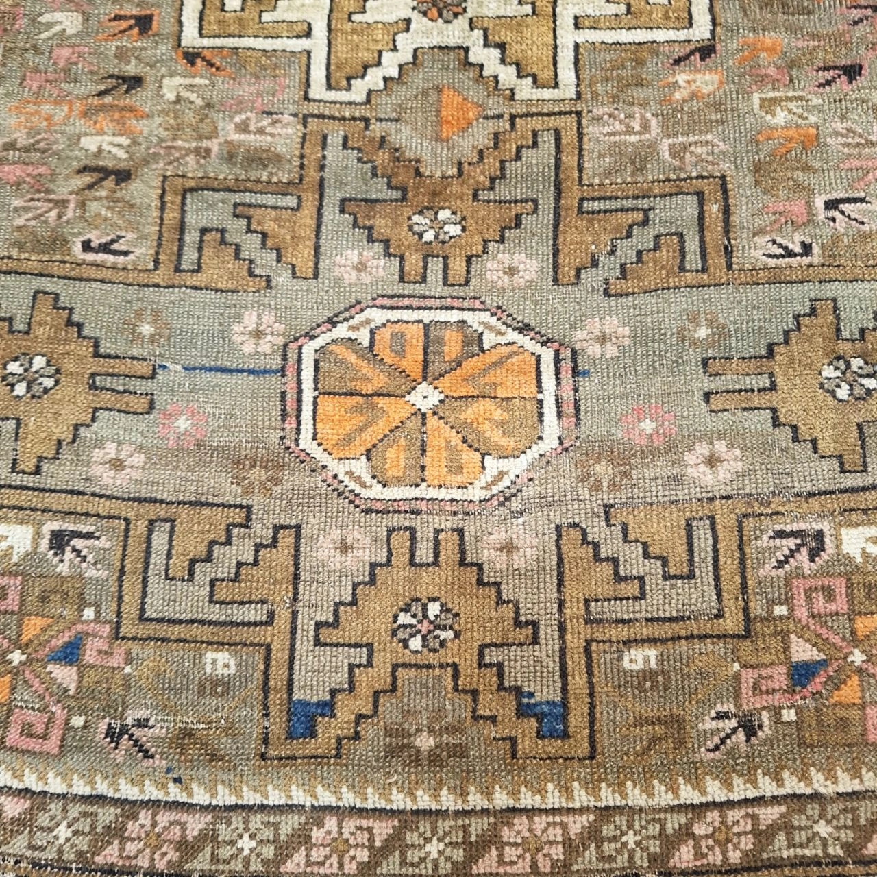 carpet-farshboom-4099979263