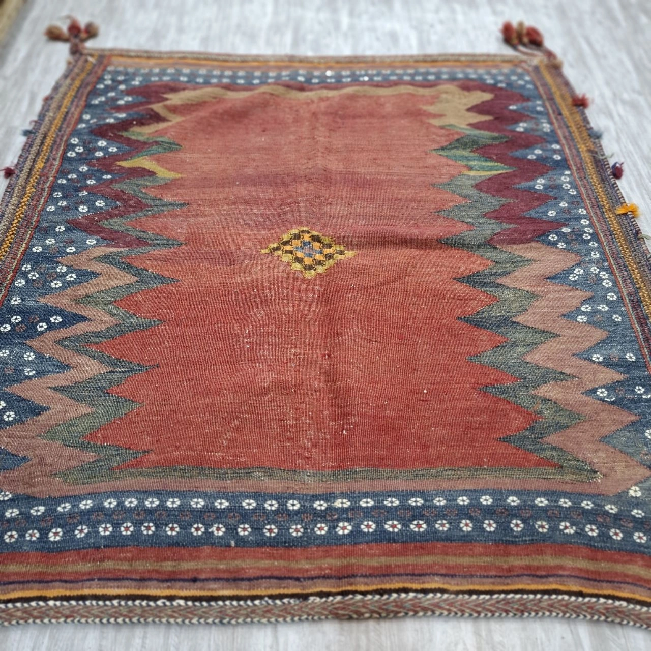 carpet-farshboom-8657728797
