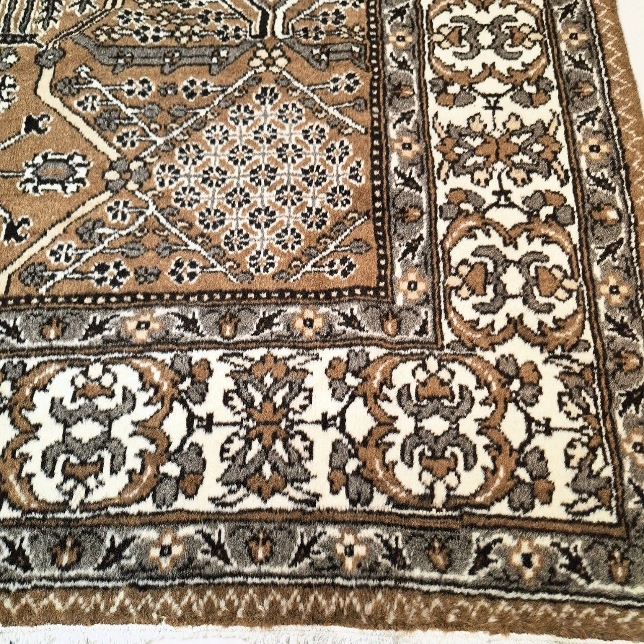 carpet-farshboom-1088204635