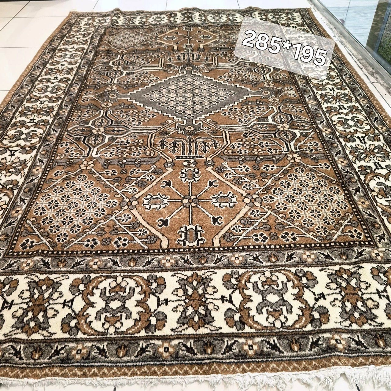 carpet-farshboom-1127536448