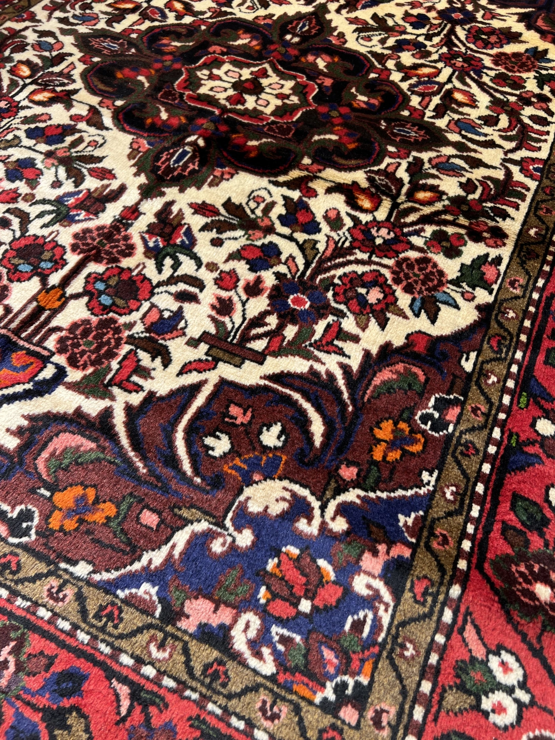 carpet-farshboom-1667175599