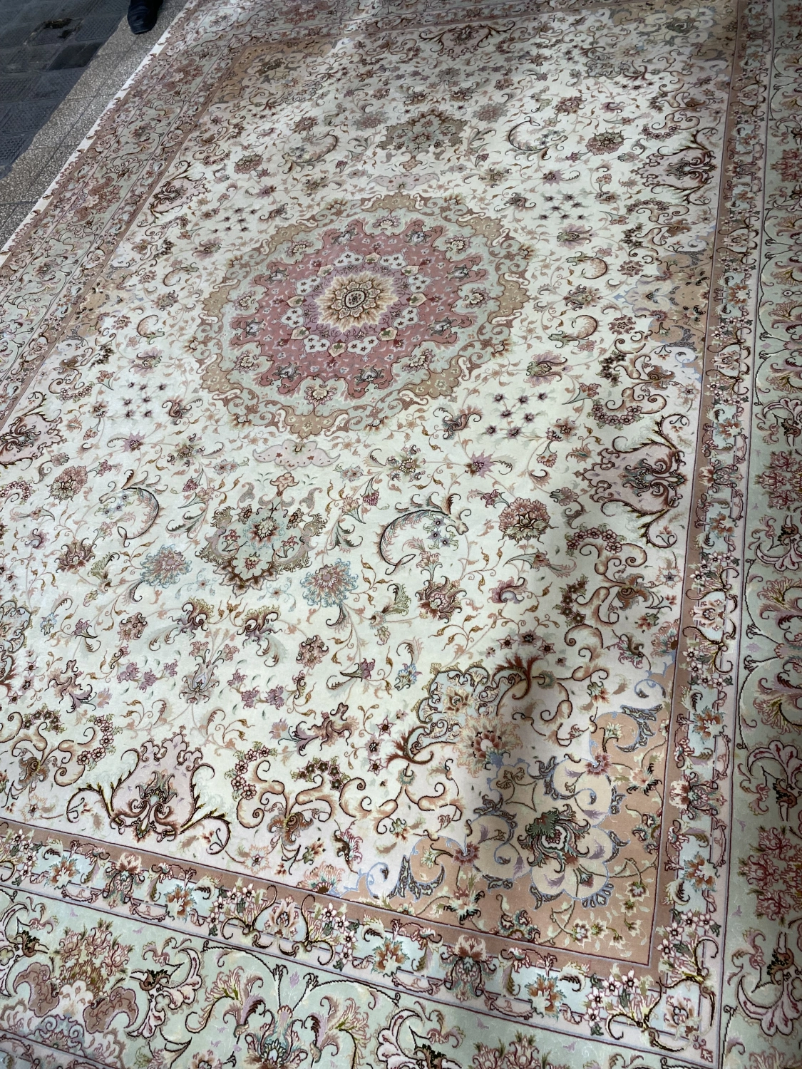 carpet-farshboom-1722346462