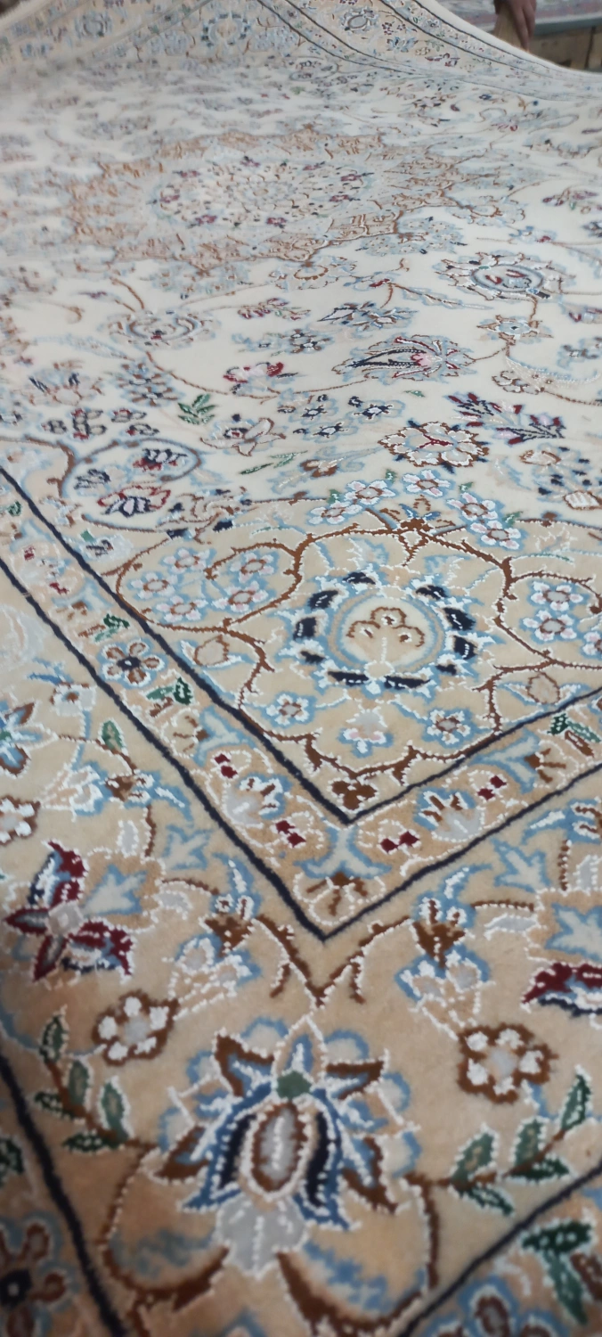 carpet-farshboom-1738372108