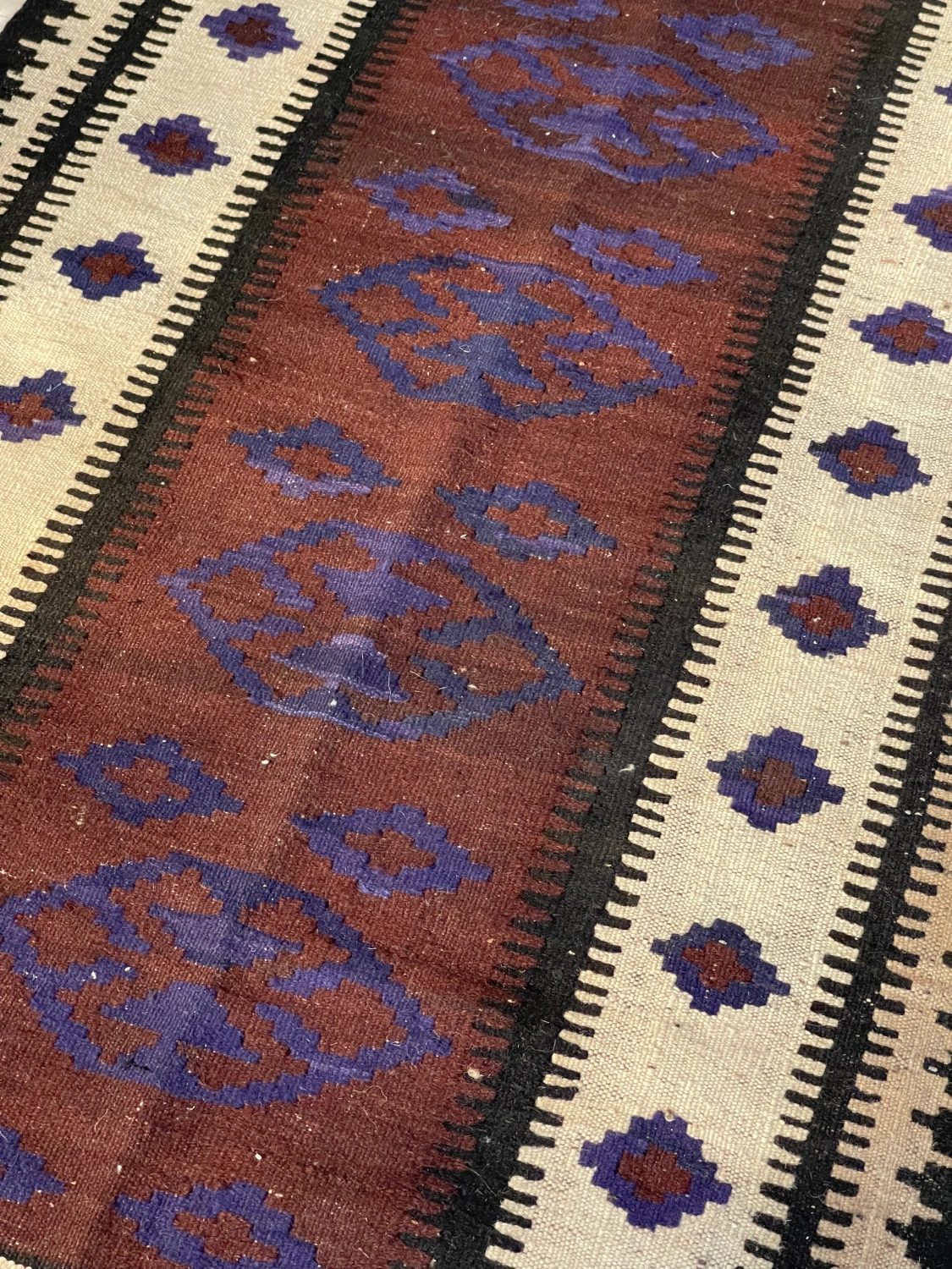 carpet-farshboom-2054573946