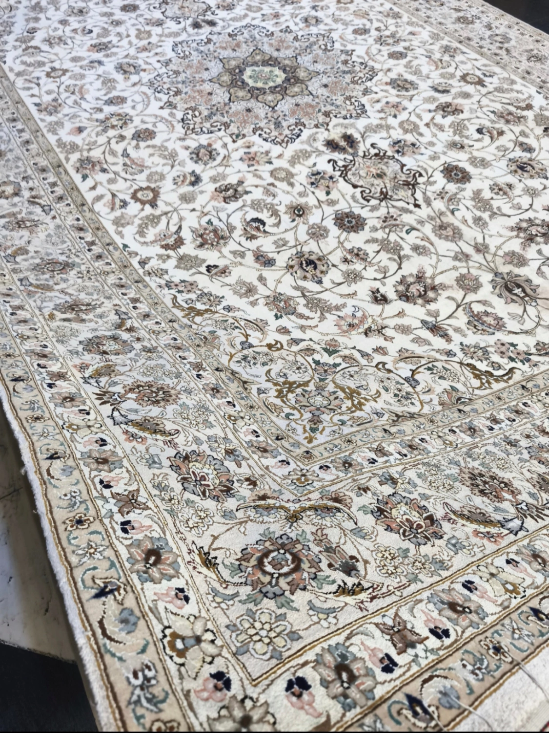carpet-farshboom-2151467641