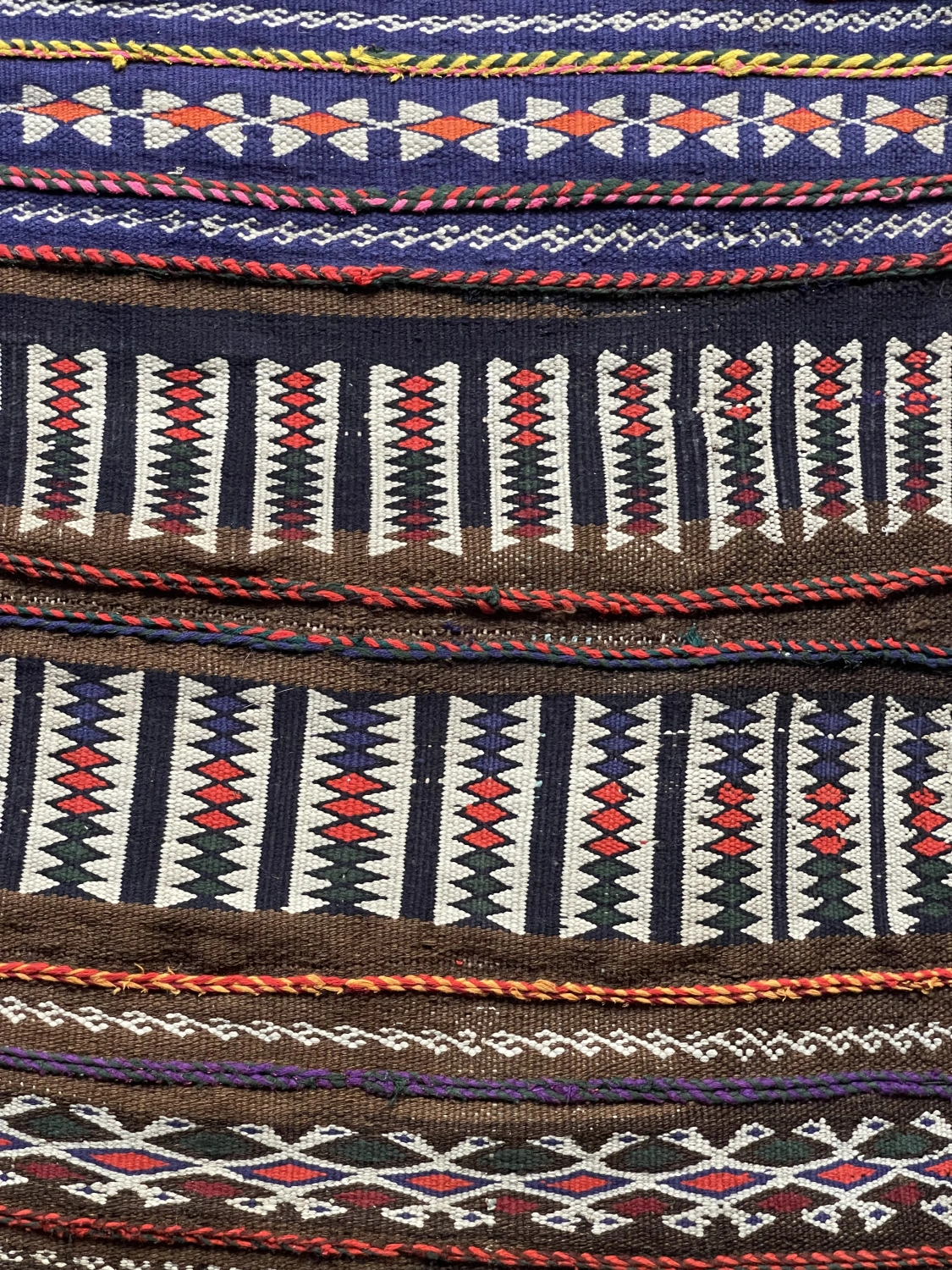 carpet-farshboom-2151859584