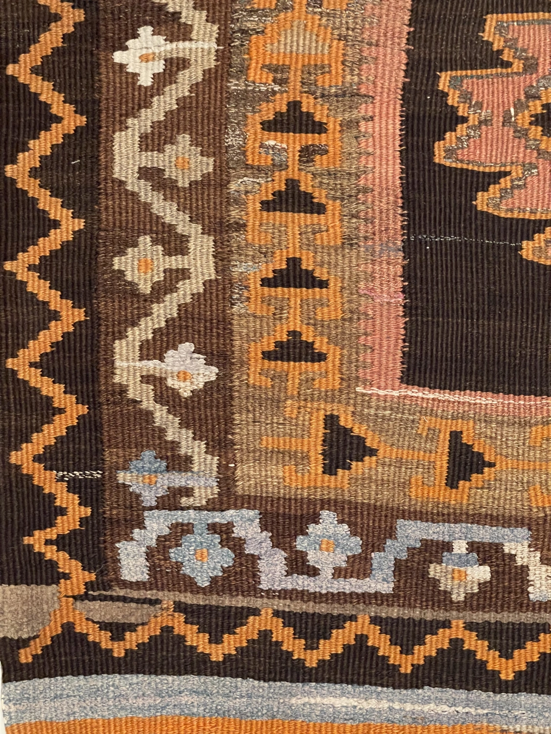 carpet-farshboom-2415358619