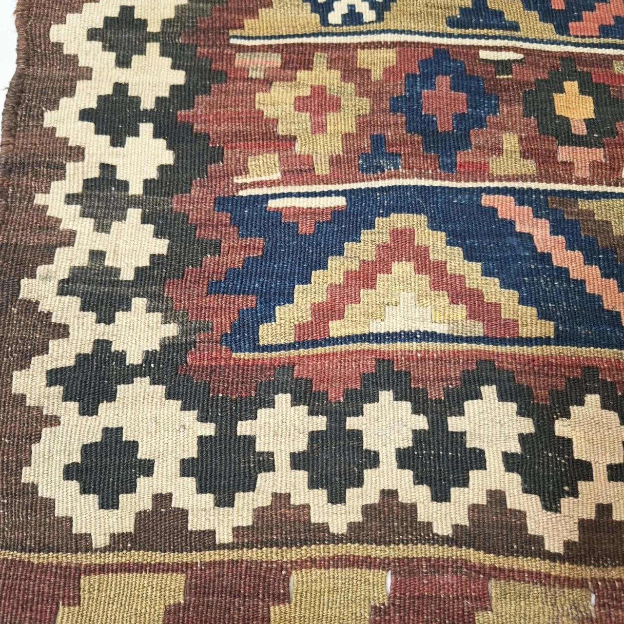 carpet-farshboom-2518788235