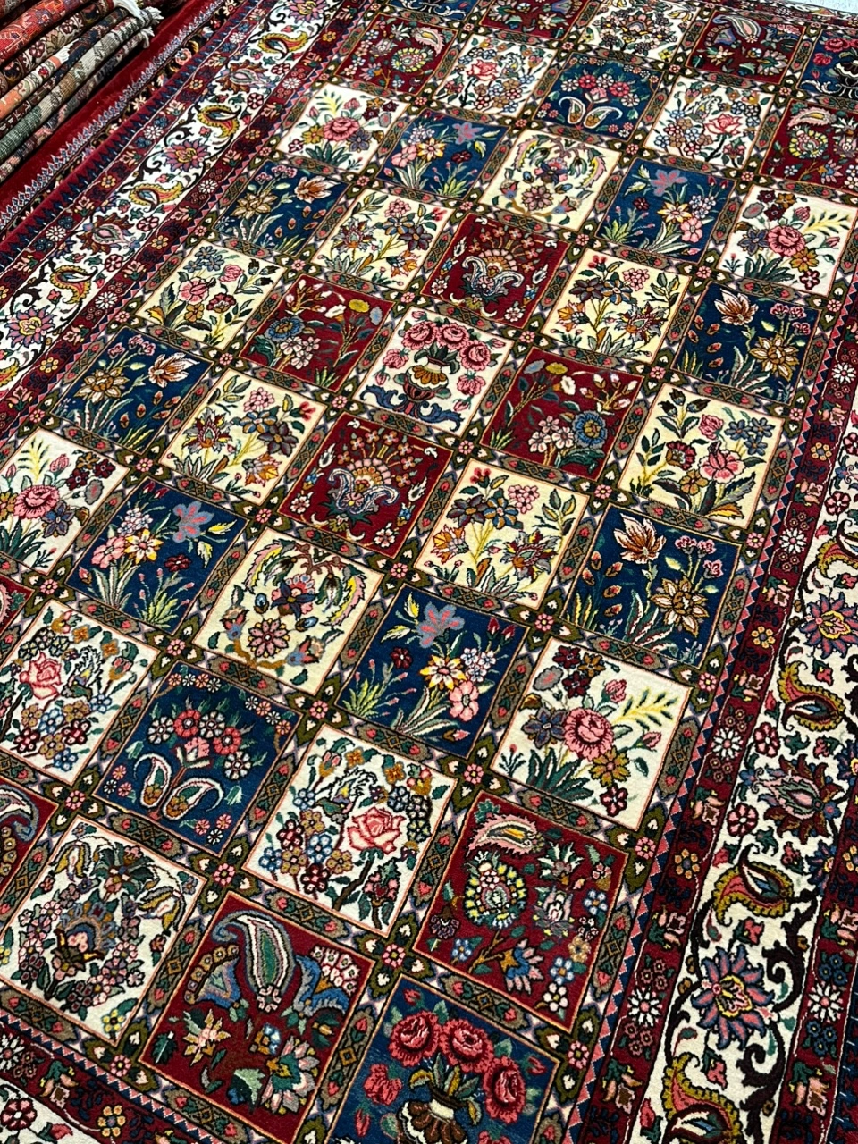 carpet-farshboom-3798788359