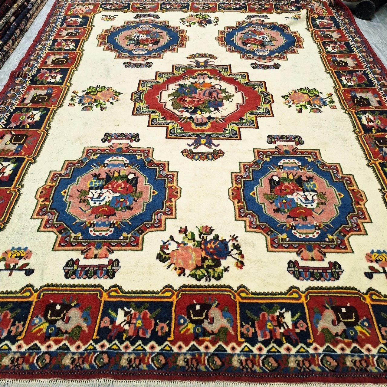 carpet-farshboom-3815792989