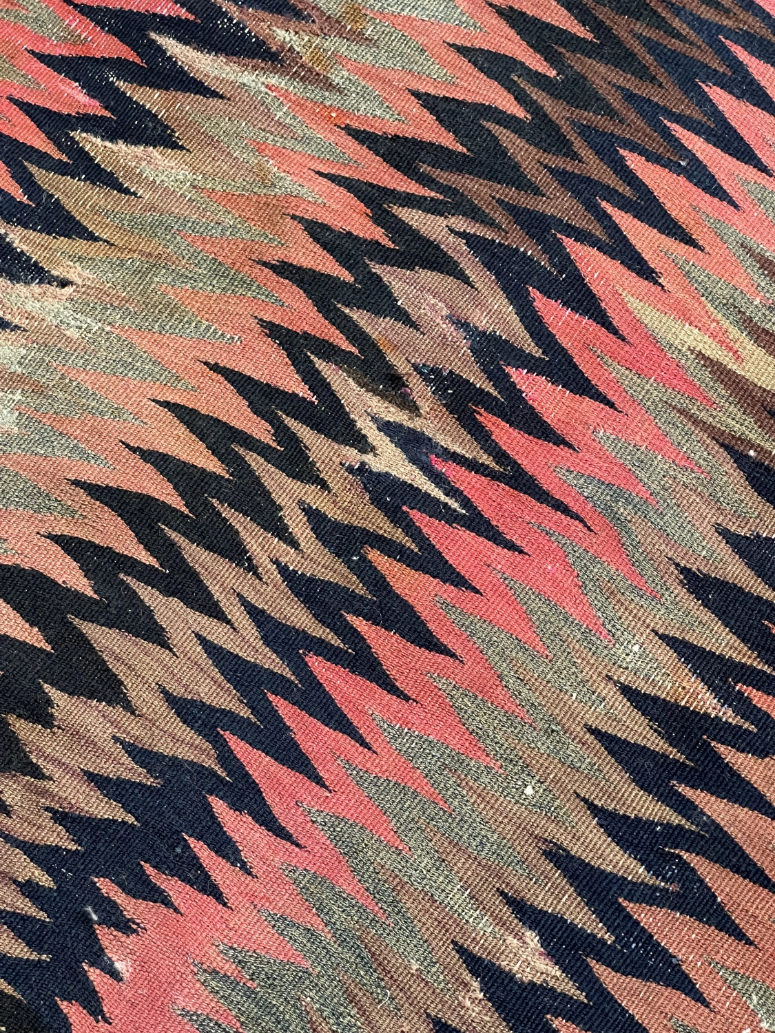 carpet-farshboom-5286881577