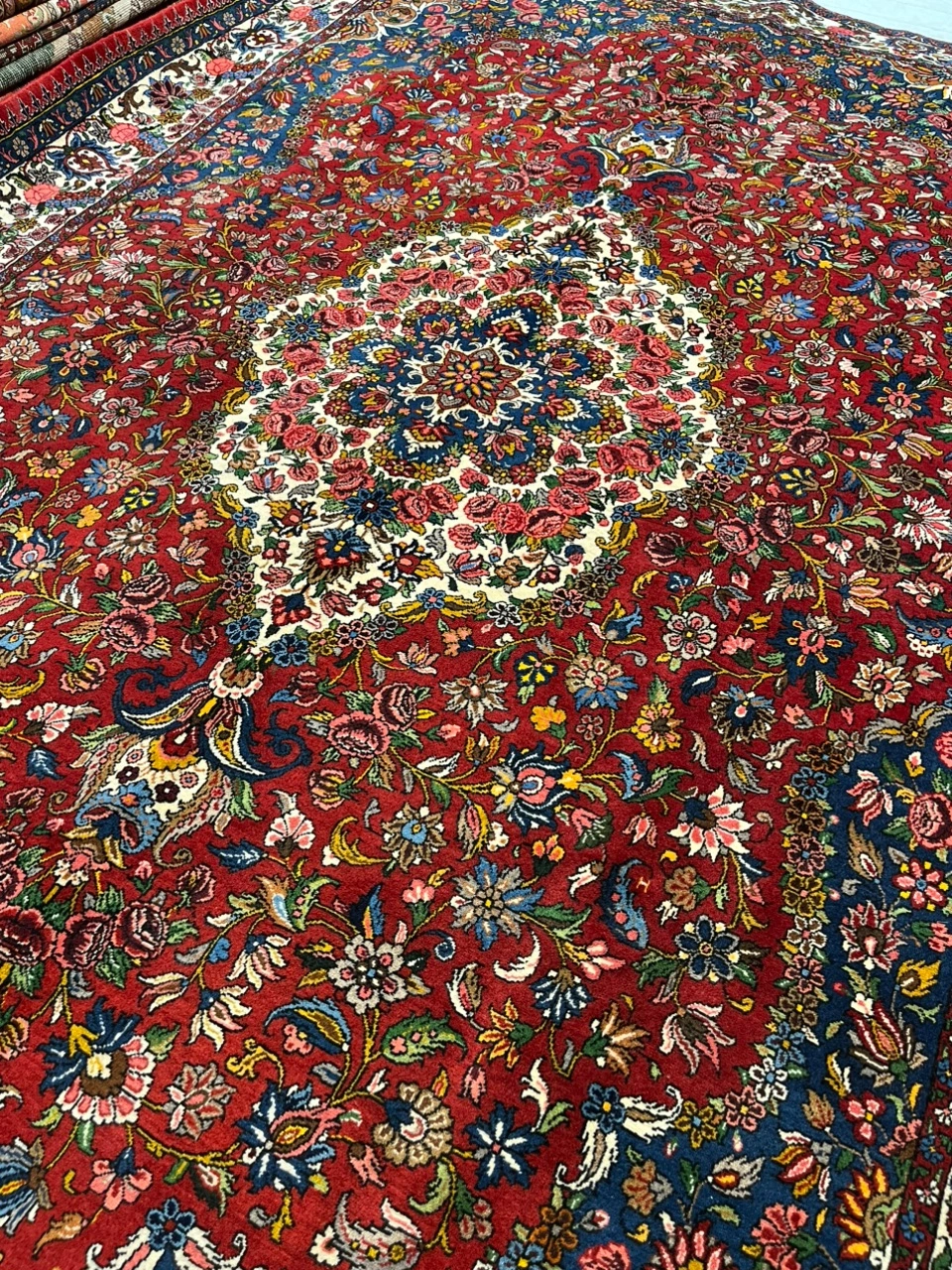carpet-farshboom-8813414588
