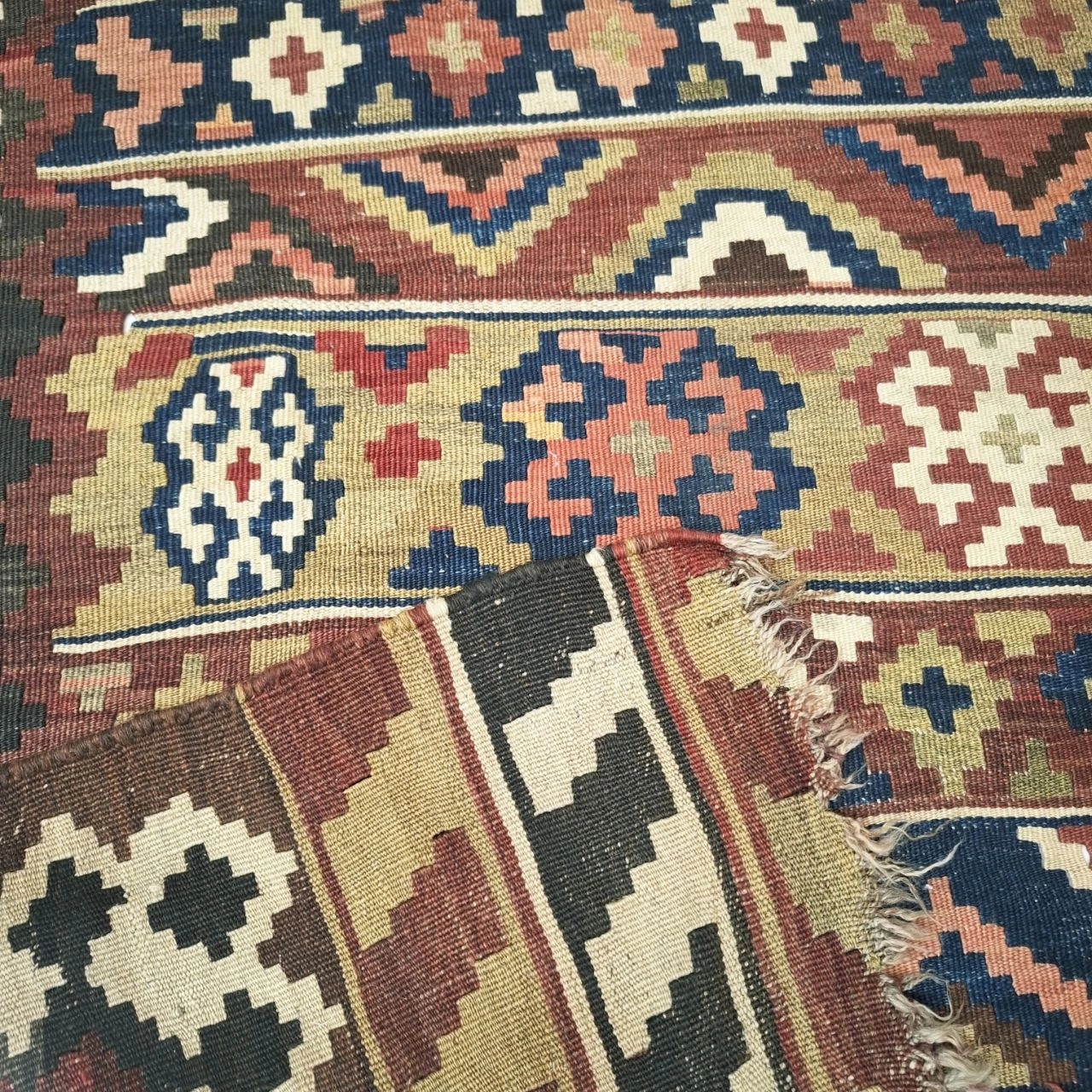 carpet-farshboom-9395884691