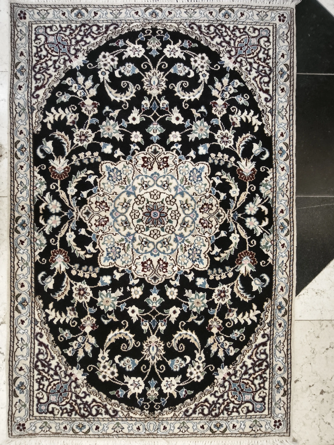 carpet-farshboom-9486883105