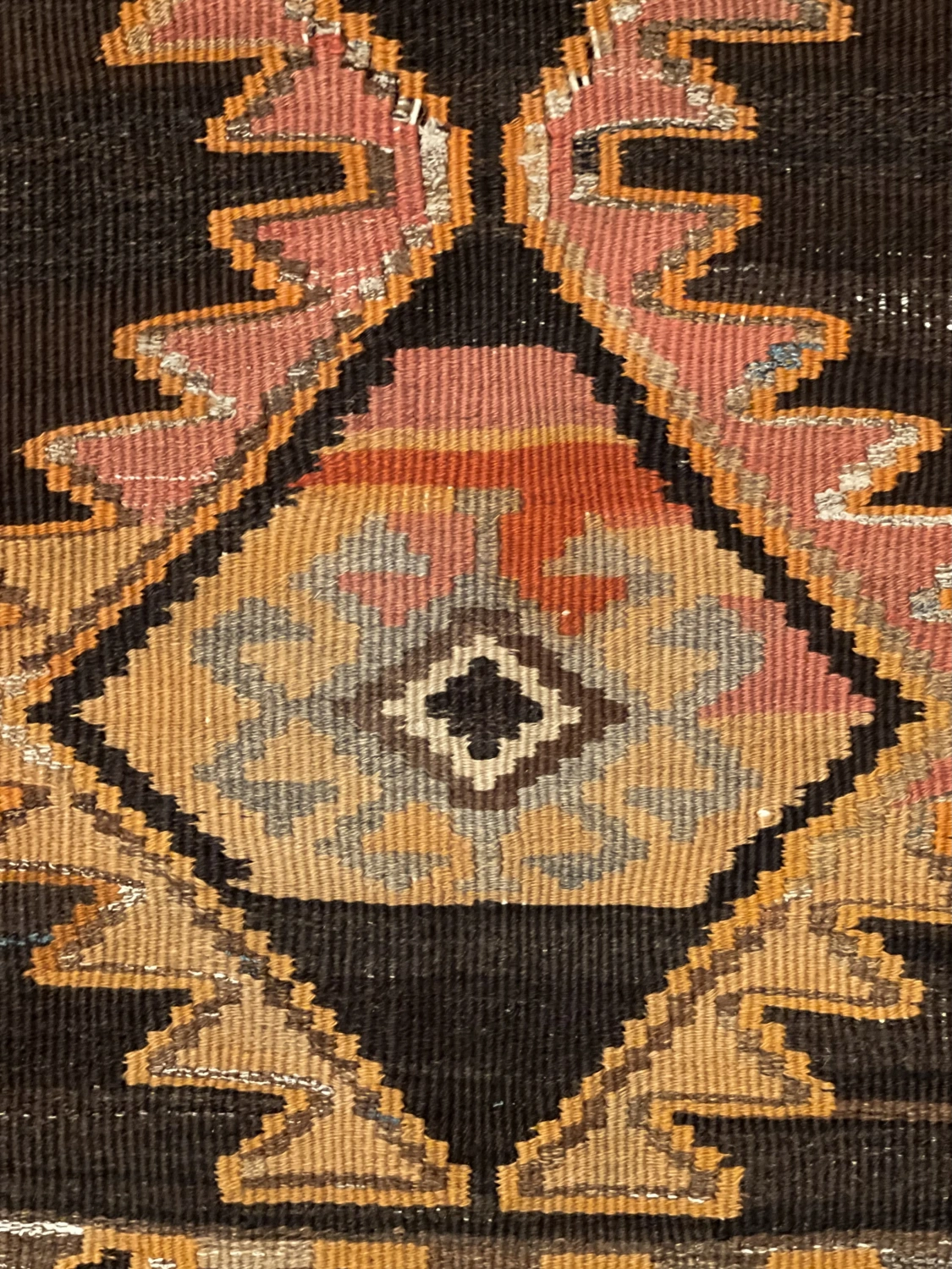 carpet-farshboom-9741704936