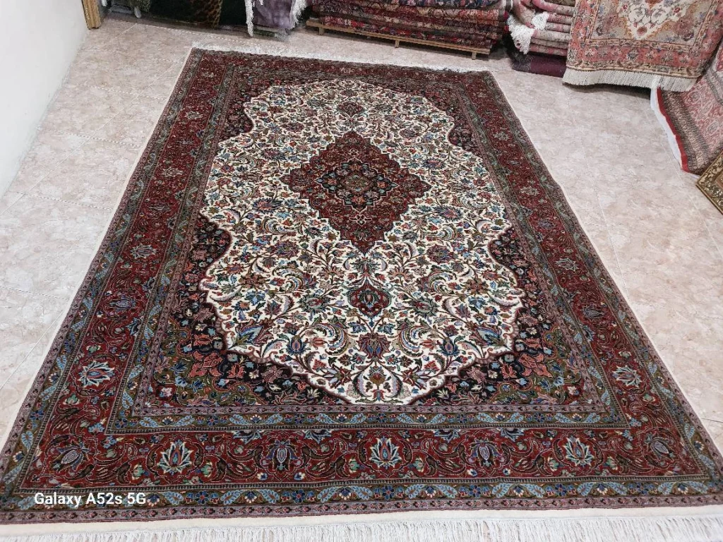 carpet-farshboom-1041037893