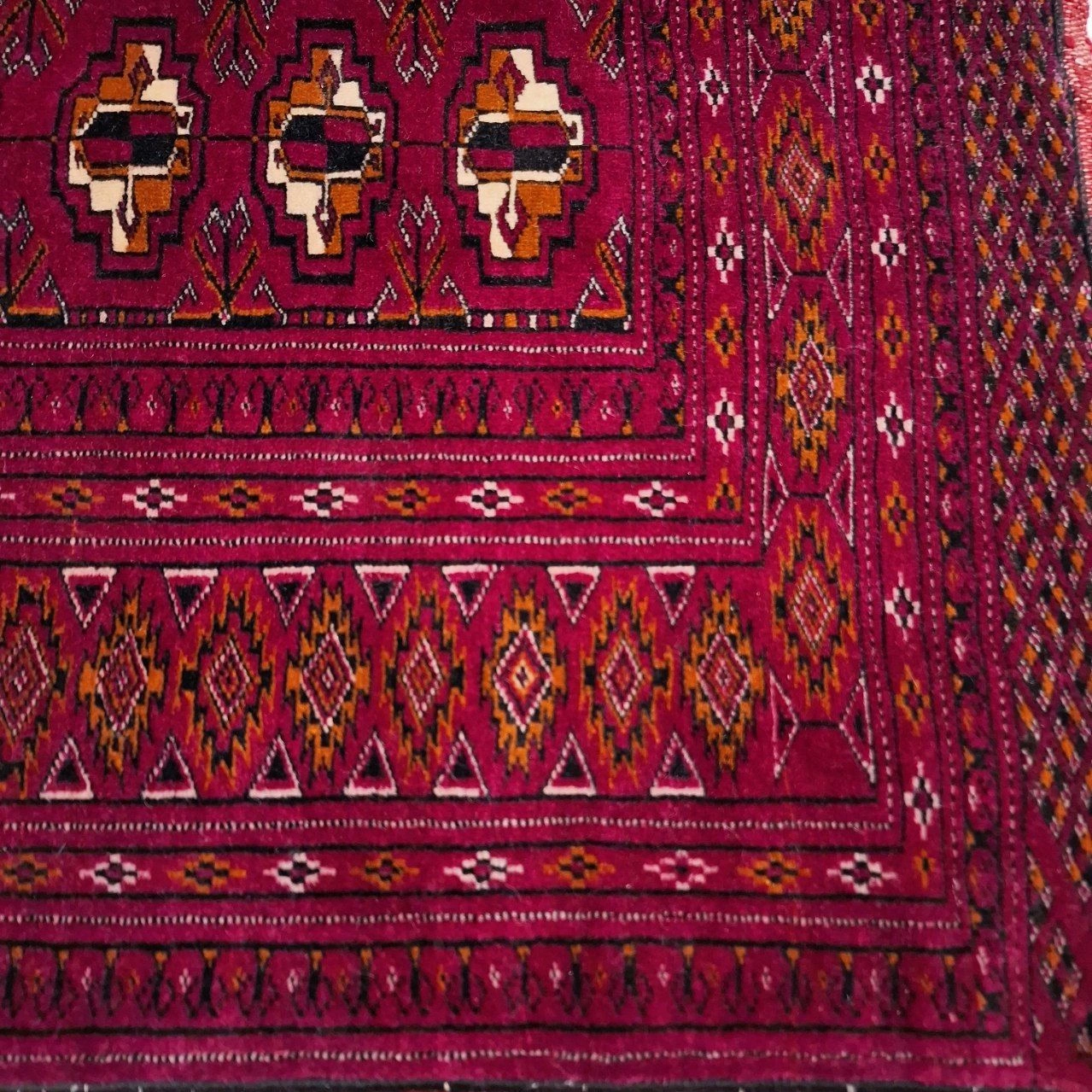 carpet-farshboom-1114393940