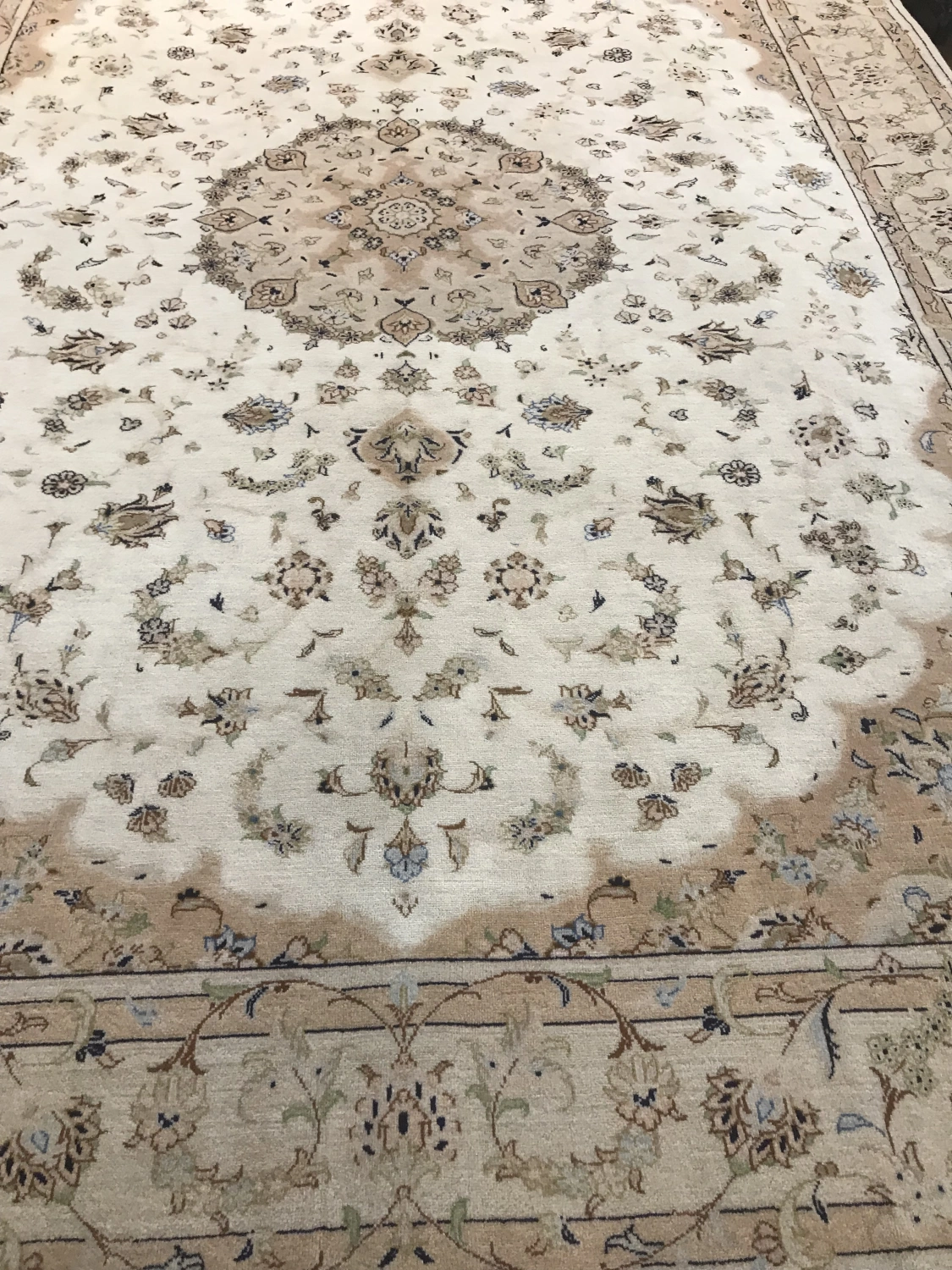 carpet-farshboom-1754552497