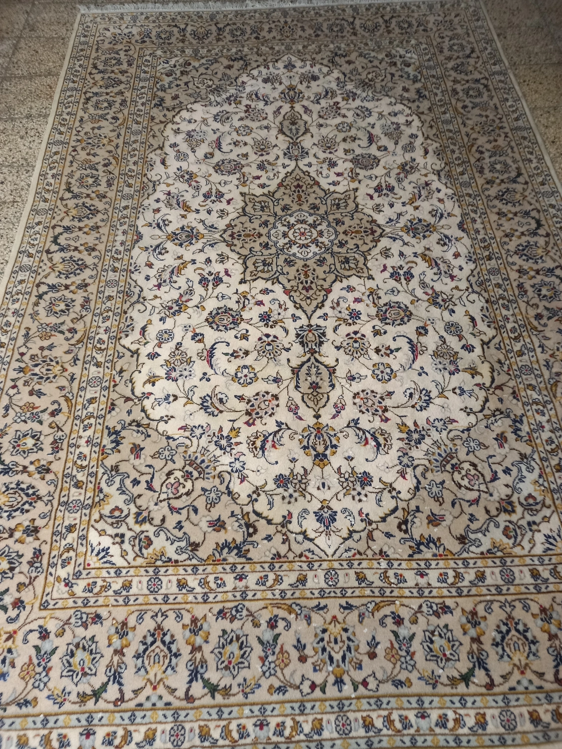 carpet-farshboom-2470924984