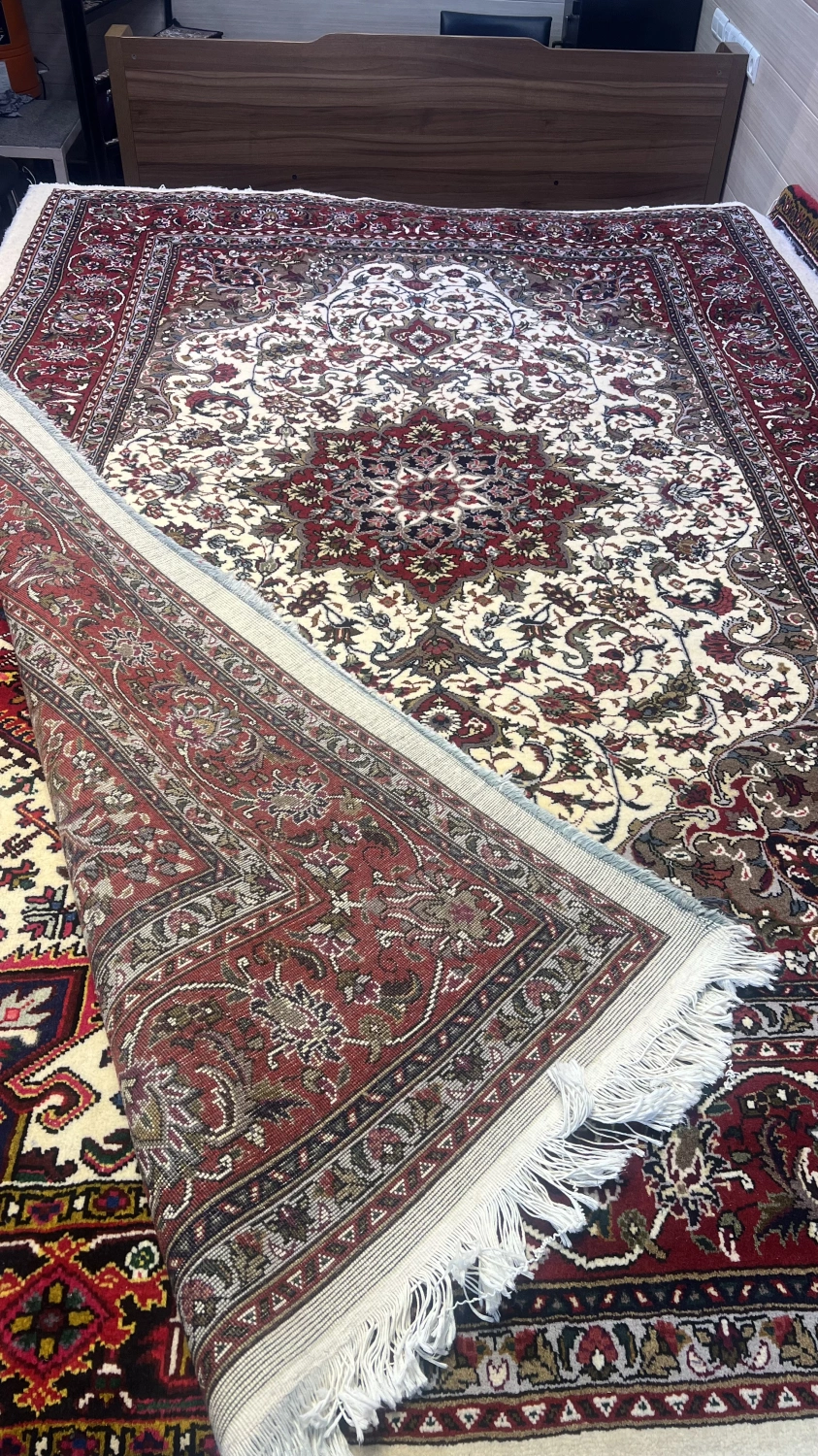 carpet-farshboom-5682392633