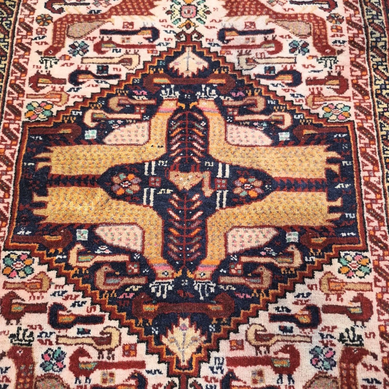 carpet-farshboom-8086445564