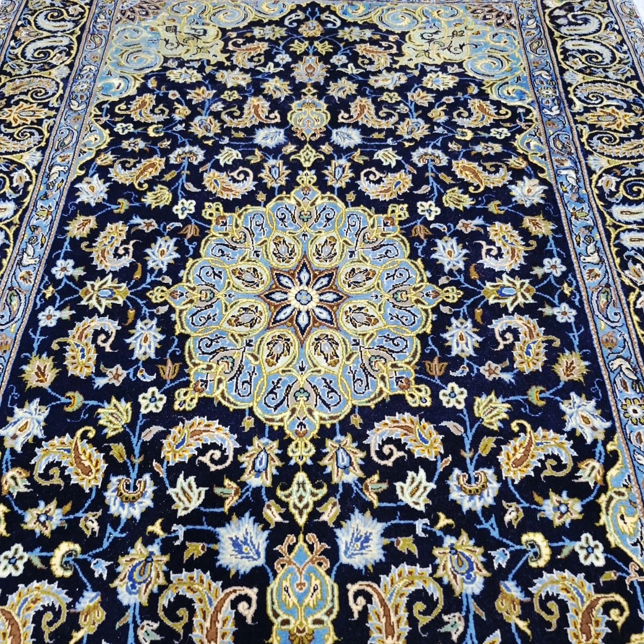 carpet-farshboom-2552339711