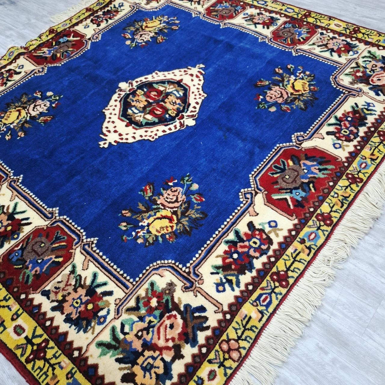 carpet-farshboom-8408503916