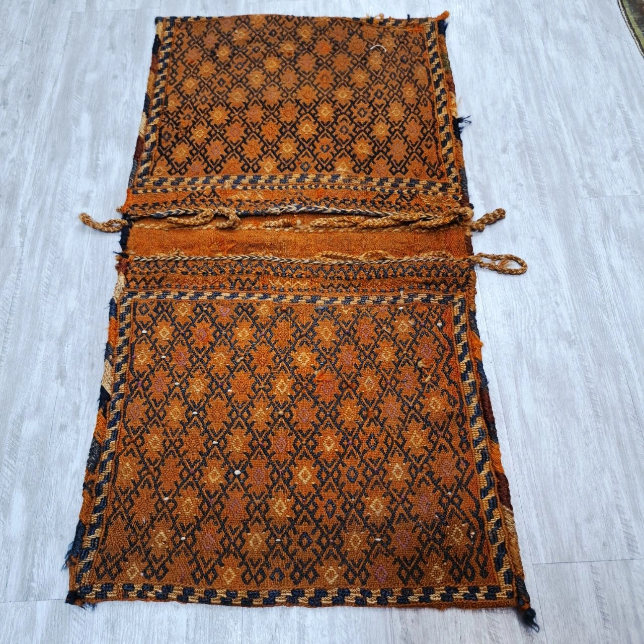 carpet-farshboom-1045768421
