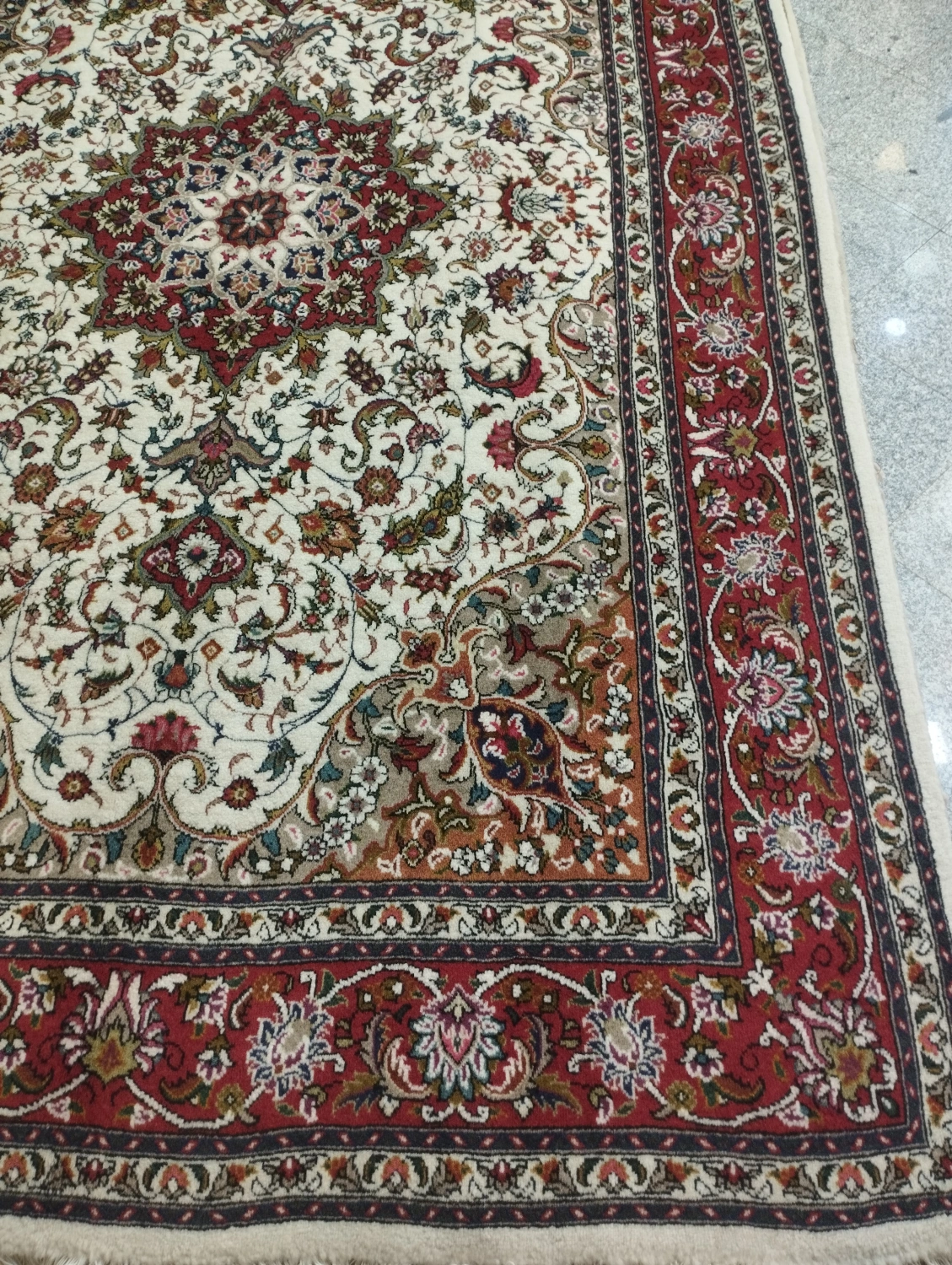 carpet-farshboom-1071625759
