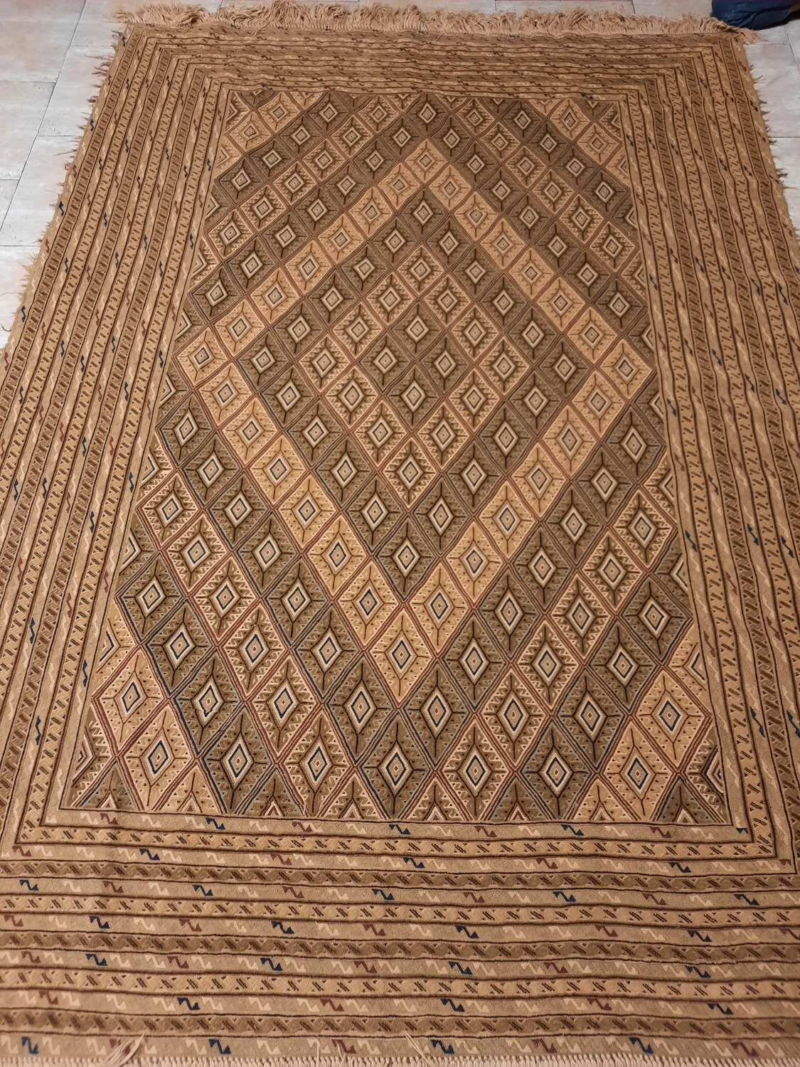 carpet-farshboom-1531654426