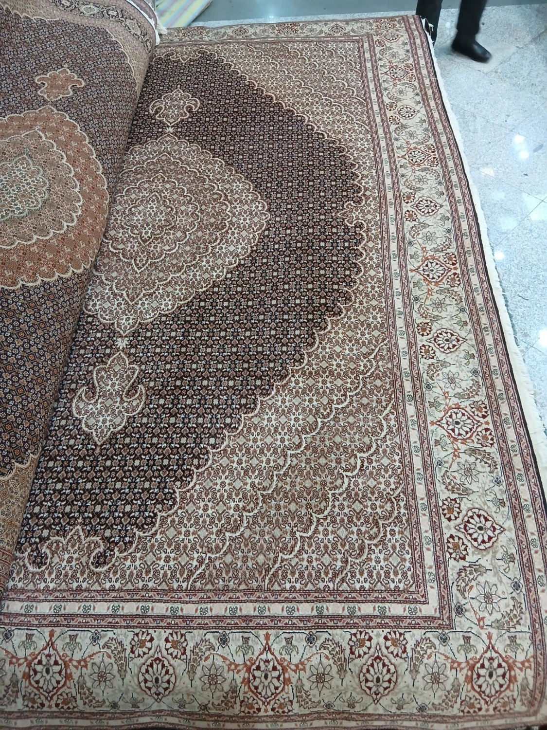 carpet-farshboom-1739346366